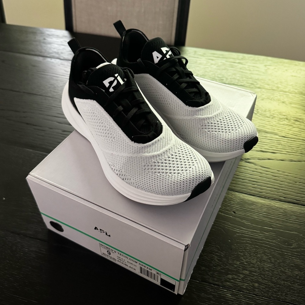 NWT APL Dream White/Black/Black size 9 women’s